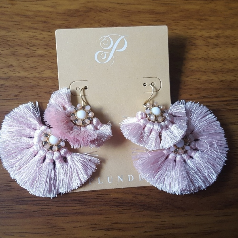 Plunder pink Piper earrings.